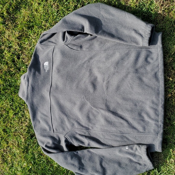 North Face Grey Fleece Zip Jacket NWOT, size Large - Picture 2 of 4